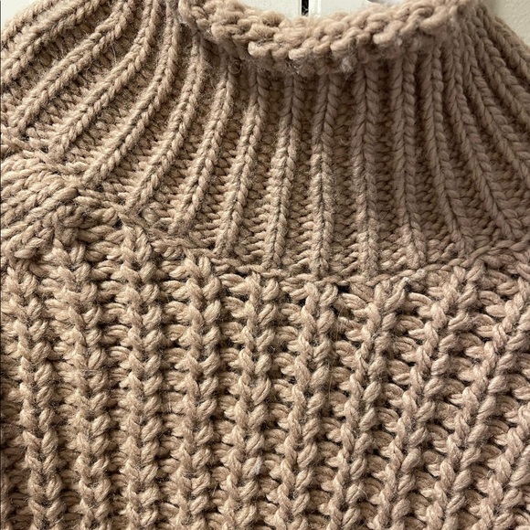 Zara knit sweater! - Picture 3 of 3